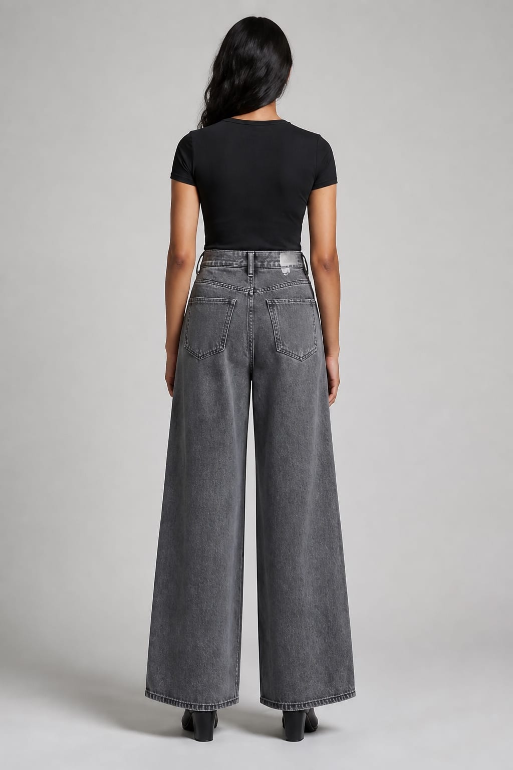 Aura Pleat Wide — Back view