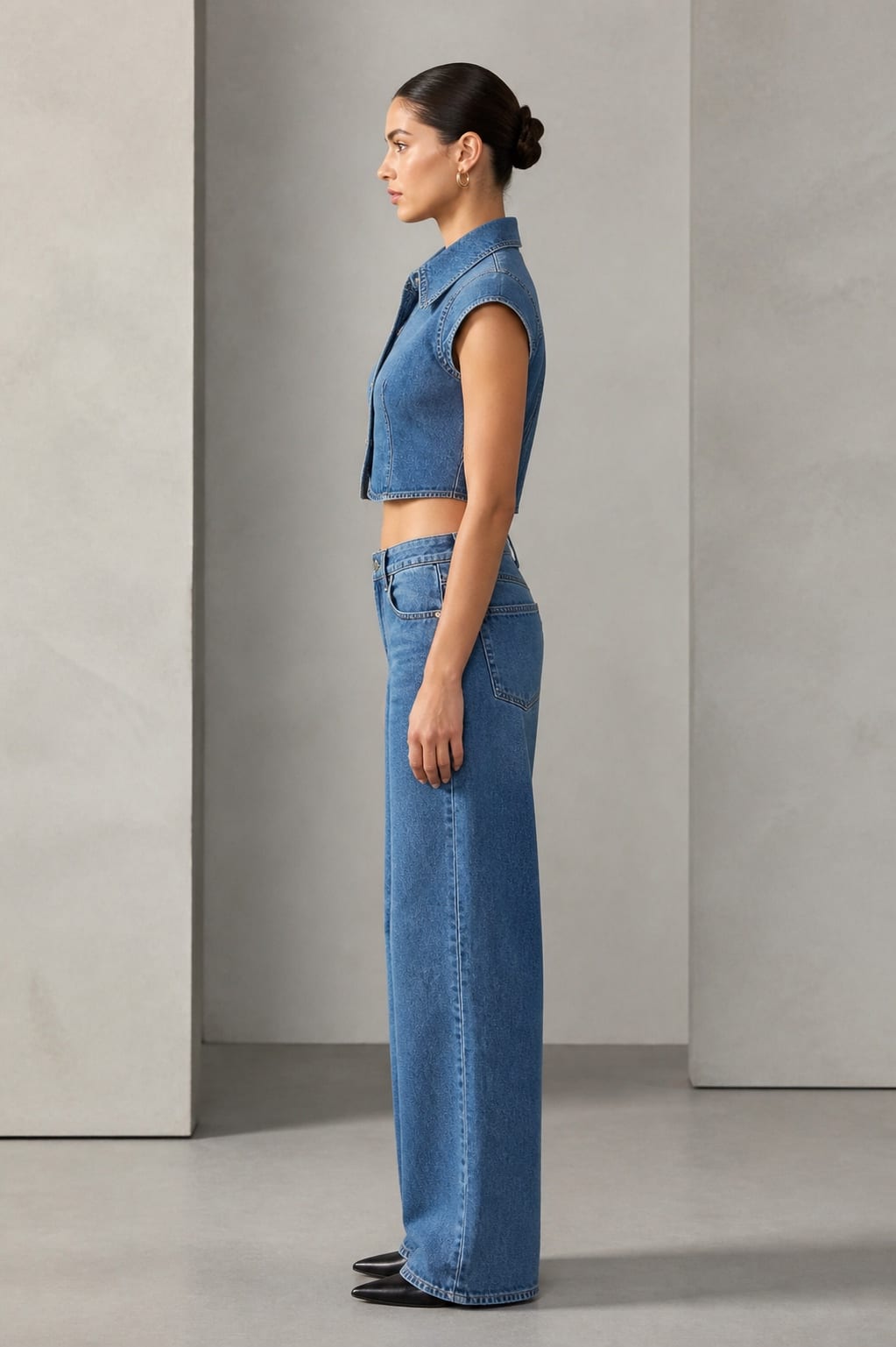 Echo Cropped Shirt — Side view